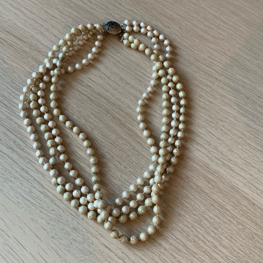 ⭐️ 5 for 20$! ⭐️ Vintage plastic pearls